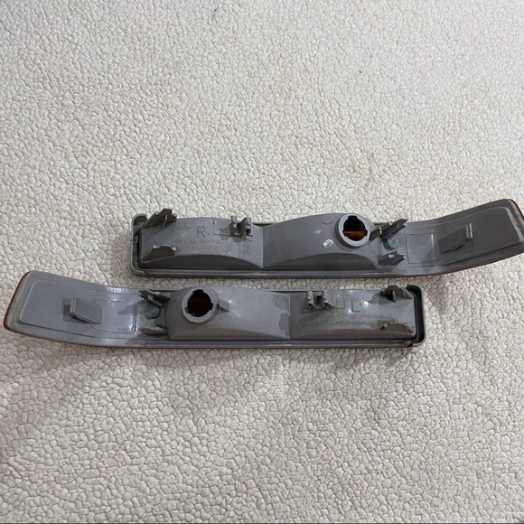 Chev S10 Sonoma Blazer GMC Jimmy OEM Turn Signal Park Lights Lamp Lens 16524255 - Picture 9 of 11